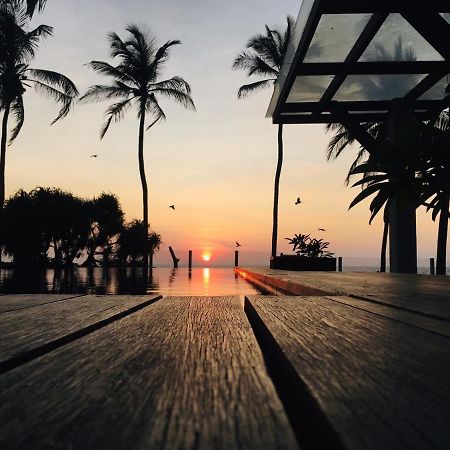 The Lighthouse Negombo Hotel Exterior photo