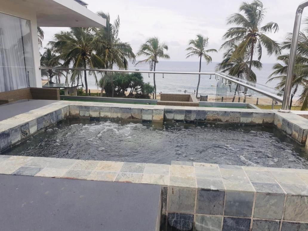 The Lighthouse Negombo Hotel Exterior photo