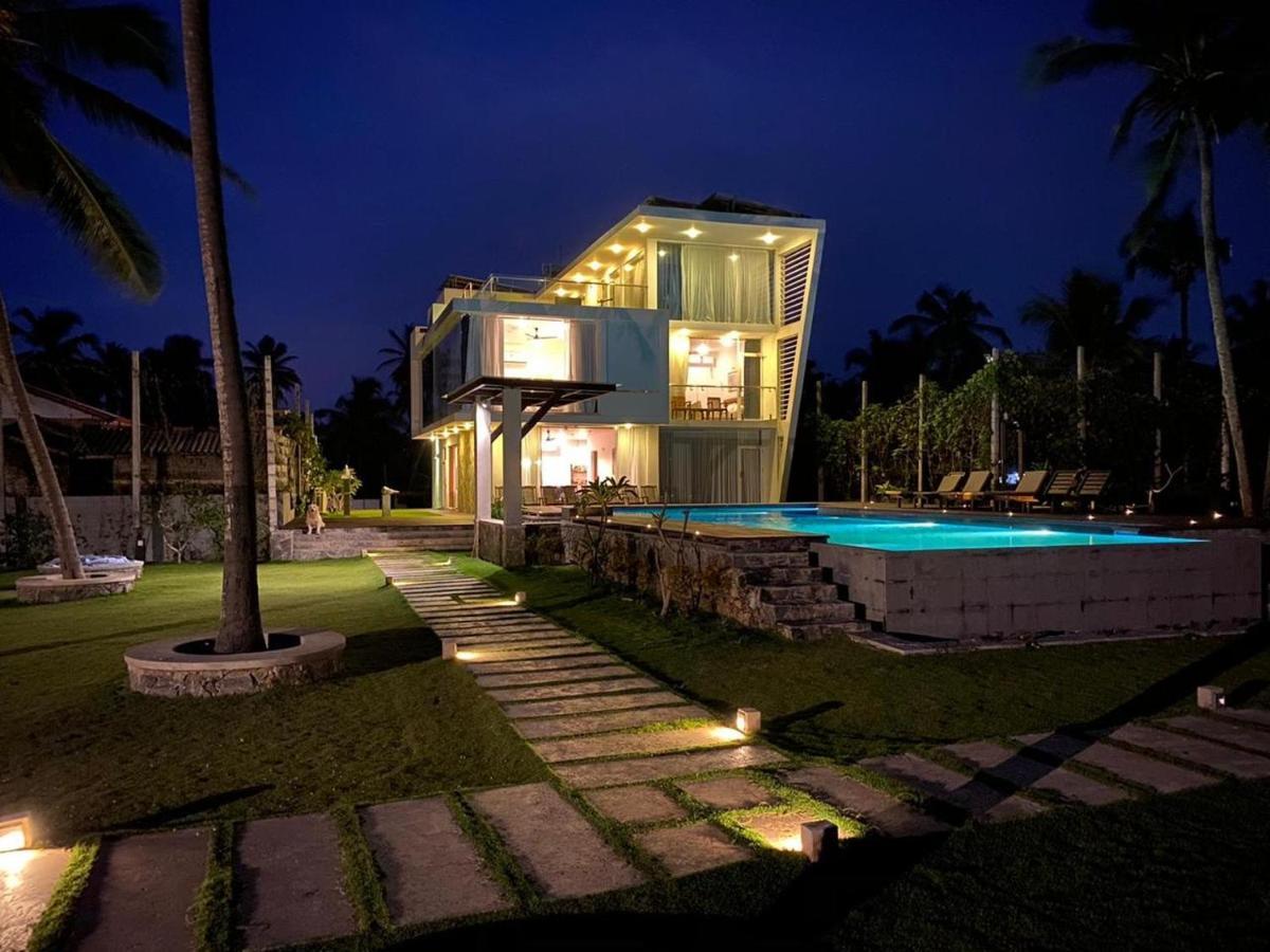 The Lighthouse Negombo Hotel Exterior photo