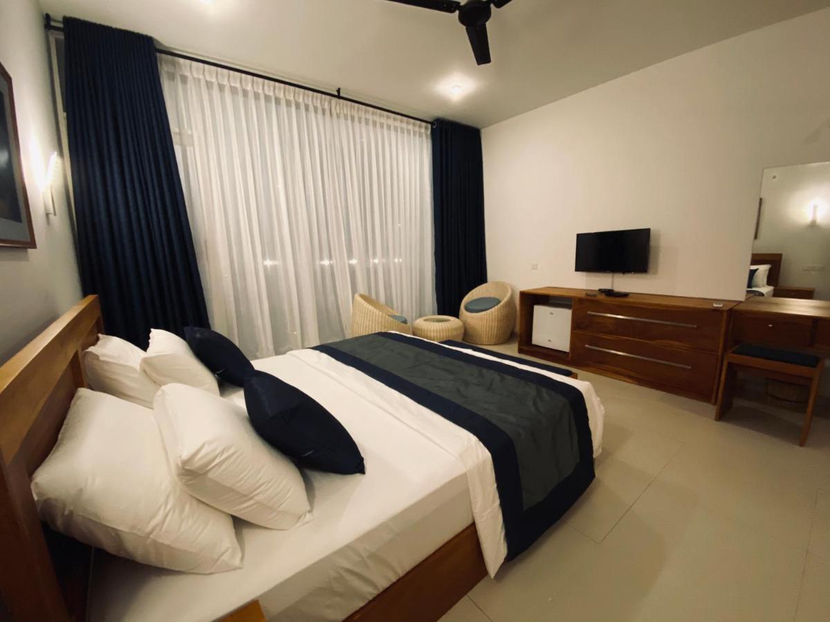 The Lighthouse Negombo Hotel Exterior photo