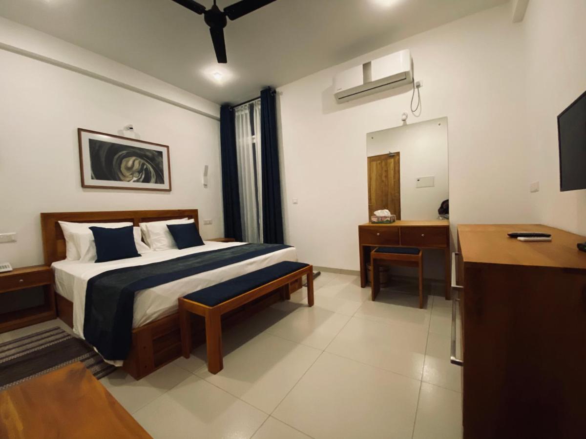 The Lighthouse Negombo Hotel Exterior photo